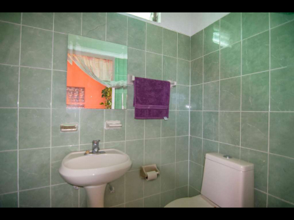 13-Casa-vista-linda-baño-visitas