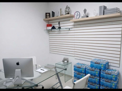 Oficina bodega 