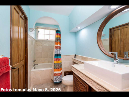 08---Bathroom-with-Soaking-Tub--Shower