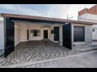 Ixtlahuacán-de-los-Membrillos-Casa-de-los-Membrillos-01-Facade