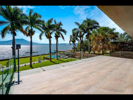 10760_9_premium_lake_front