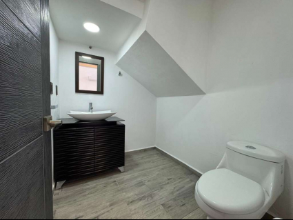 Medio baño 1