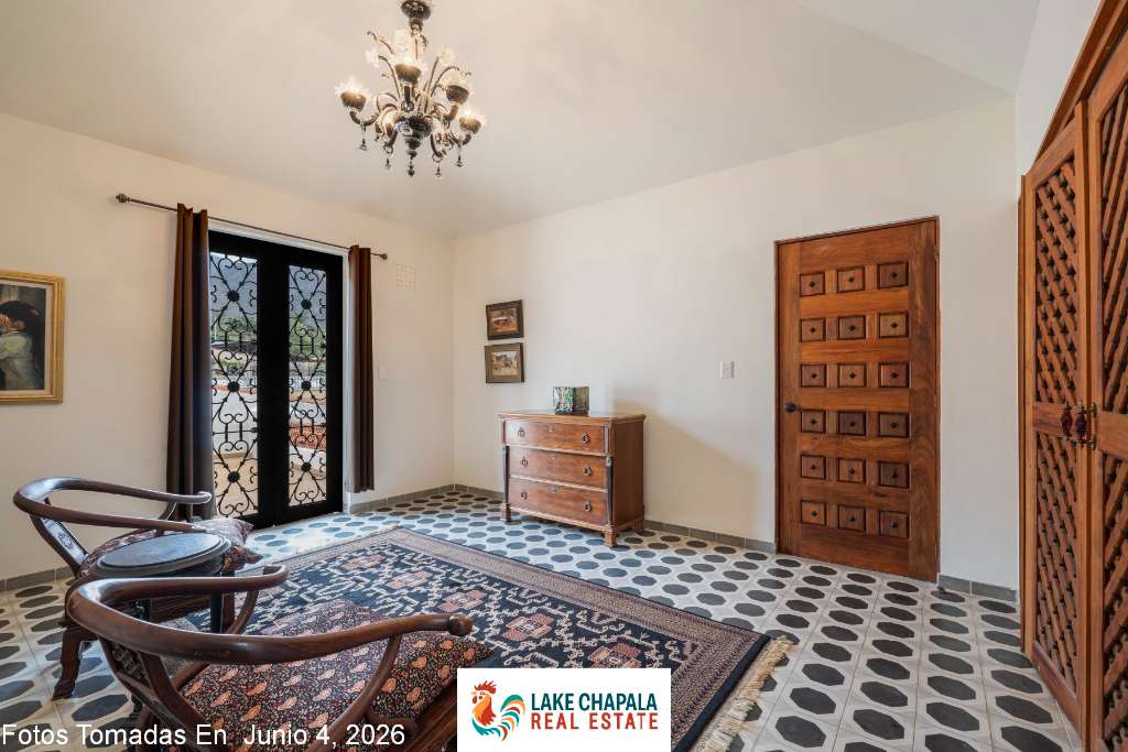 012 Second Floor Guest Suite with mountaian View Sun Terrace