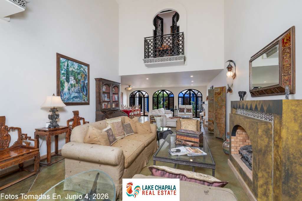 015 Stylish Open Floor Plan