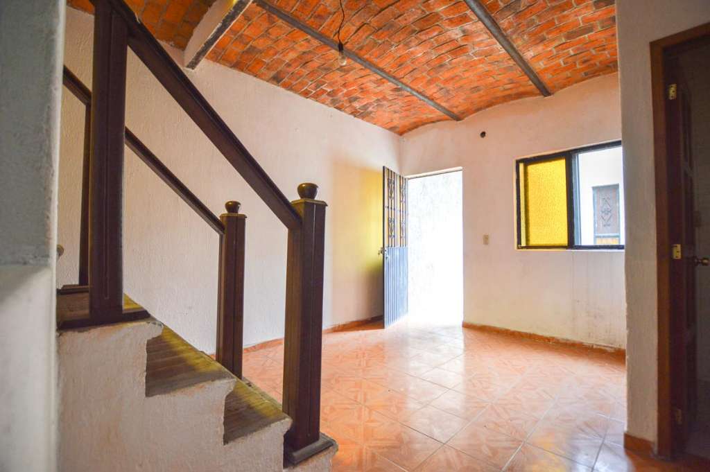 06-SECOND-FLOOR-LANDING