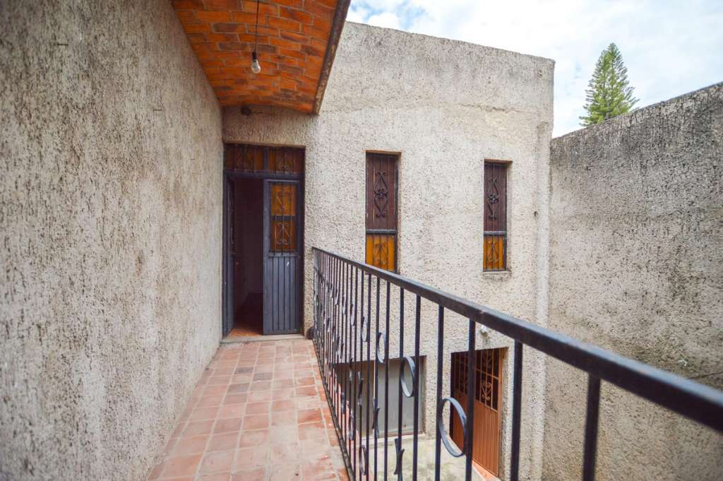 07-SECOND-FLOOR-WALKWAY