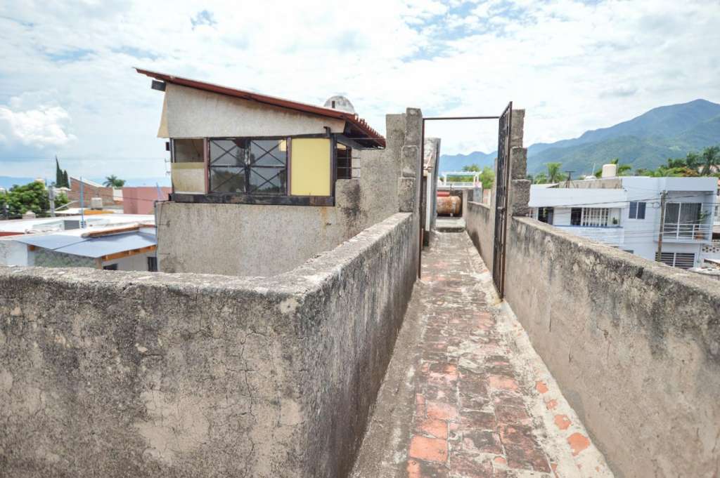 14-ROOFTOP-WALKWAY
