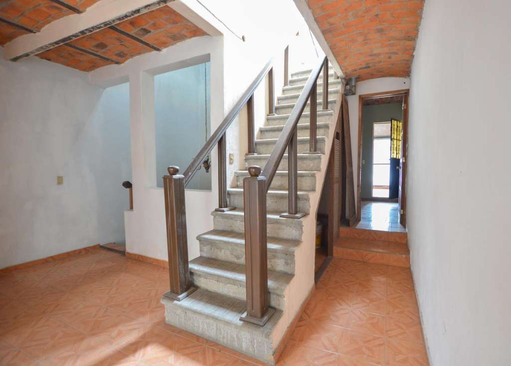 11-SECOND-FLOOR-LANDING