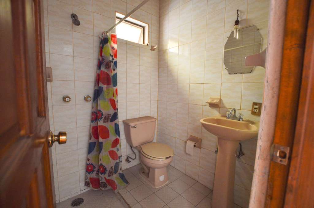 12-BATHROOM