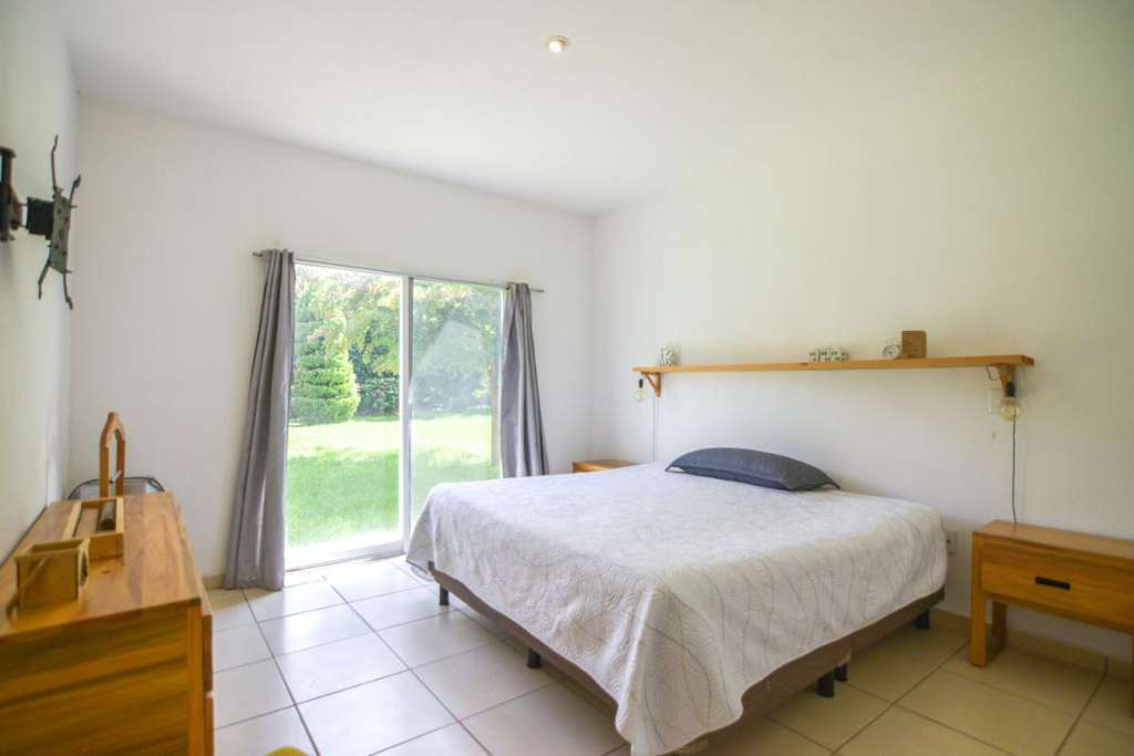 09-BEDROOM1-Santa-Chante