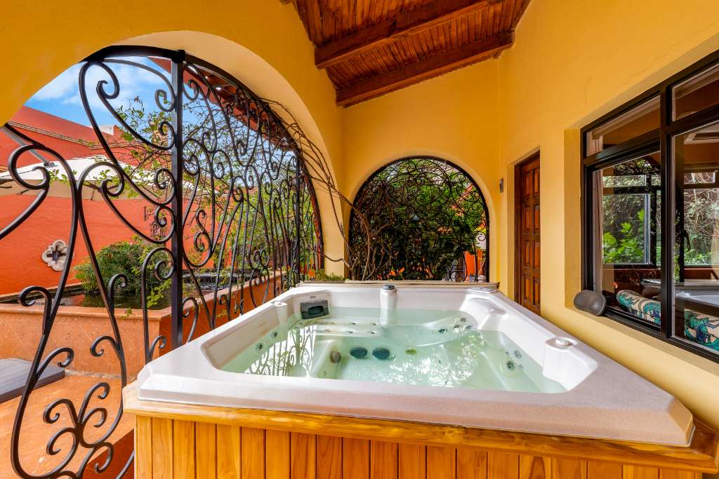 006 - Hot Tub Terrace off Ground Floor Master