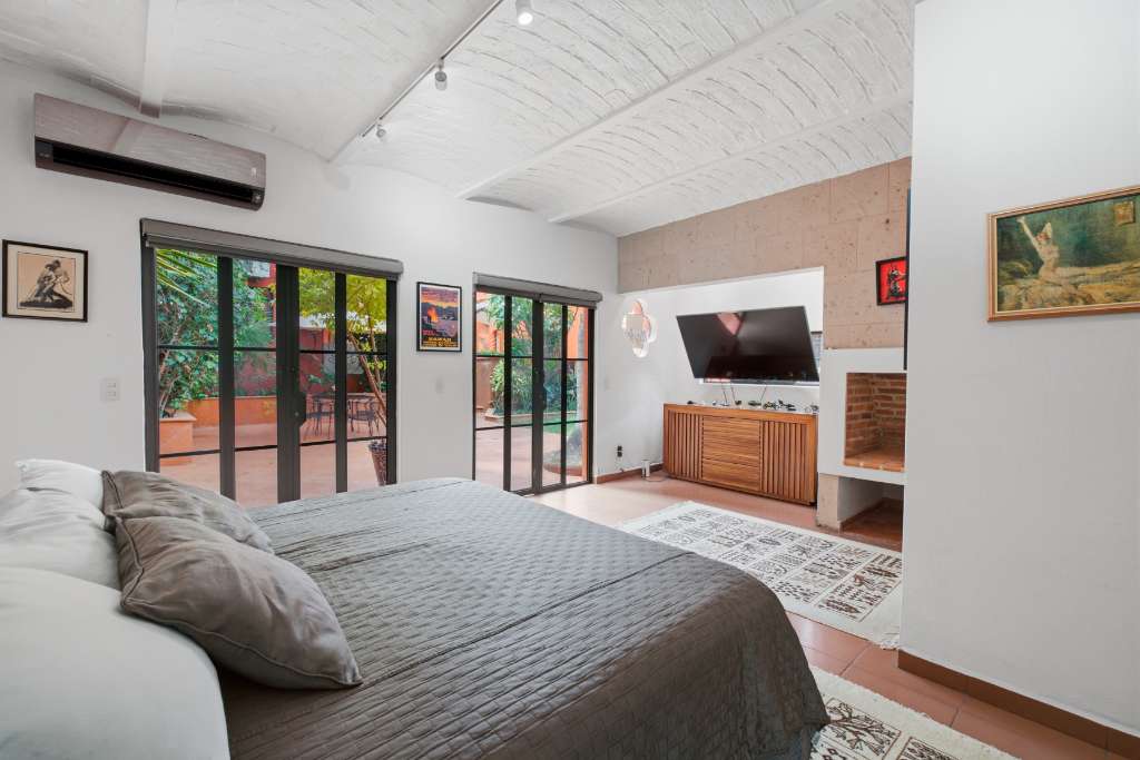 010 - Guest Suite with Fireplace