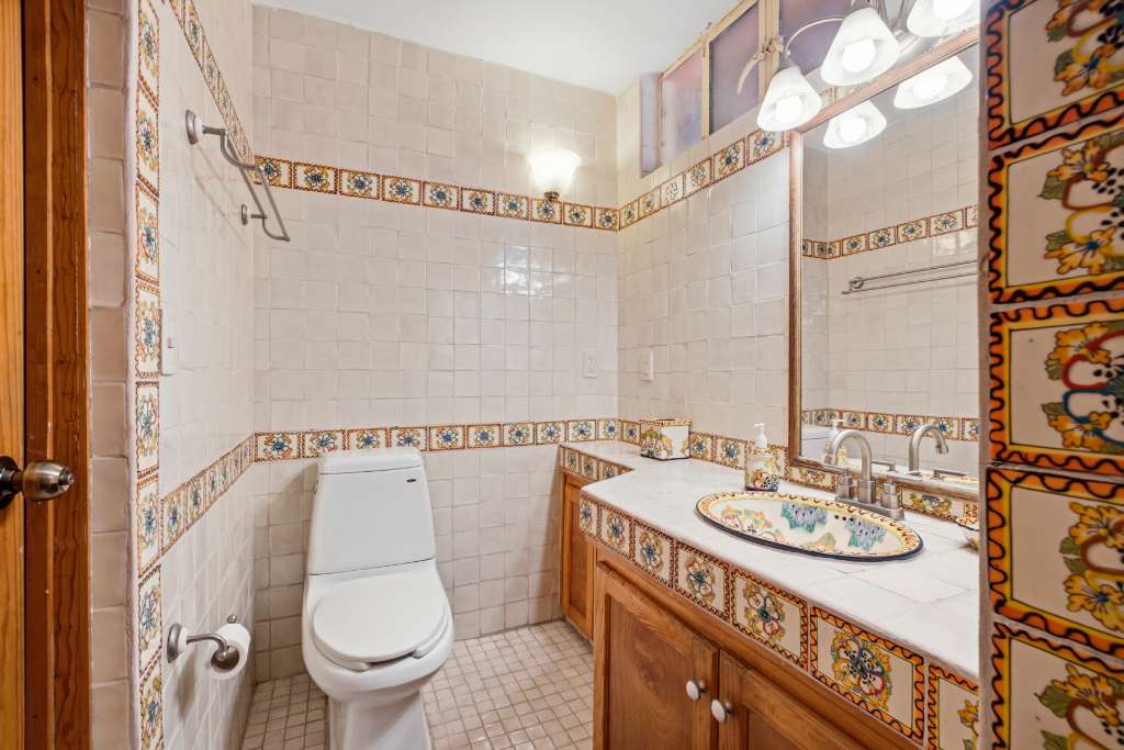 14 - Master Suite with Hand Painted Televera Tiles