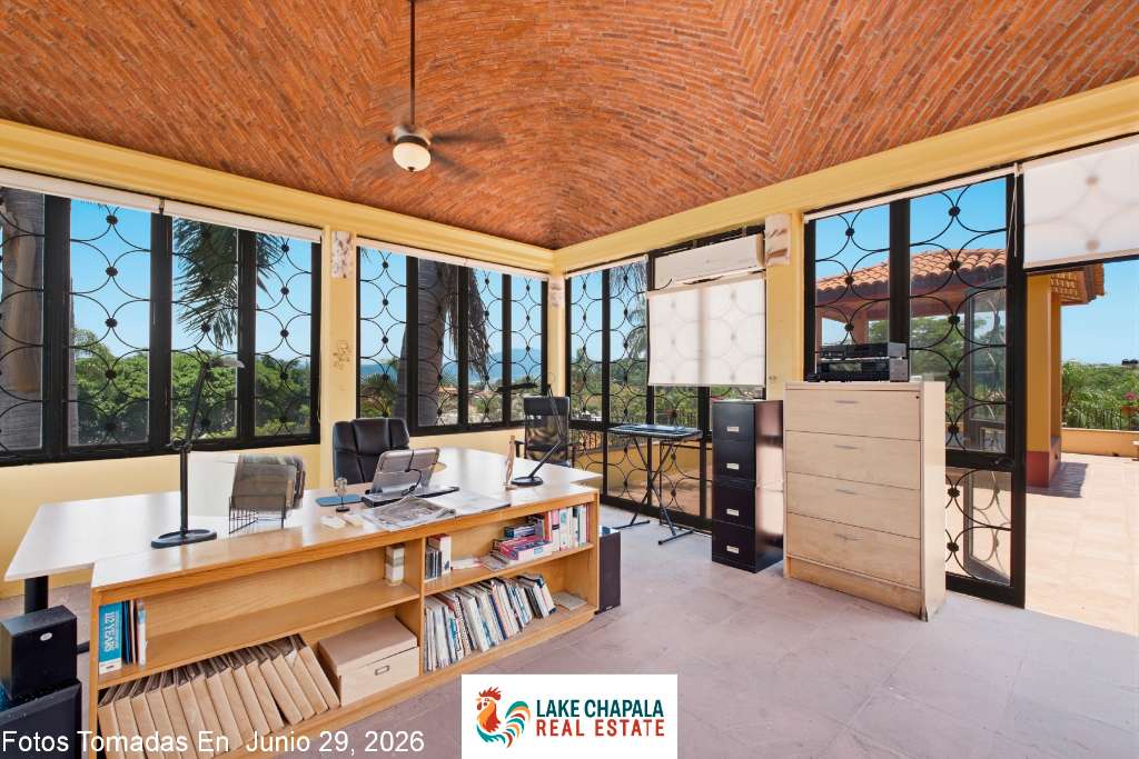 09 - Office Studio with Domed Ceiling and 360 Degree Views
