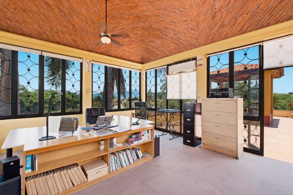 09 - Office Studio with Domed Ceiling and 360 Degree Views
