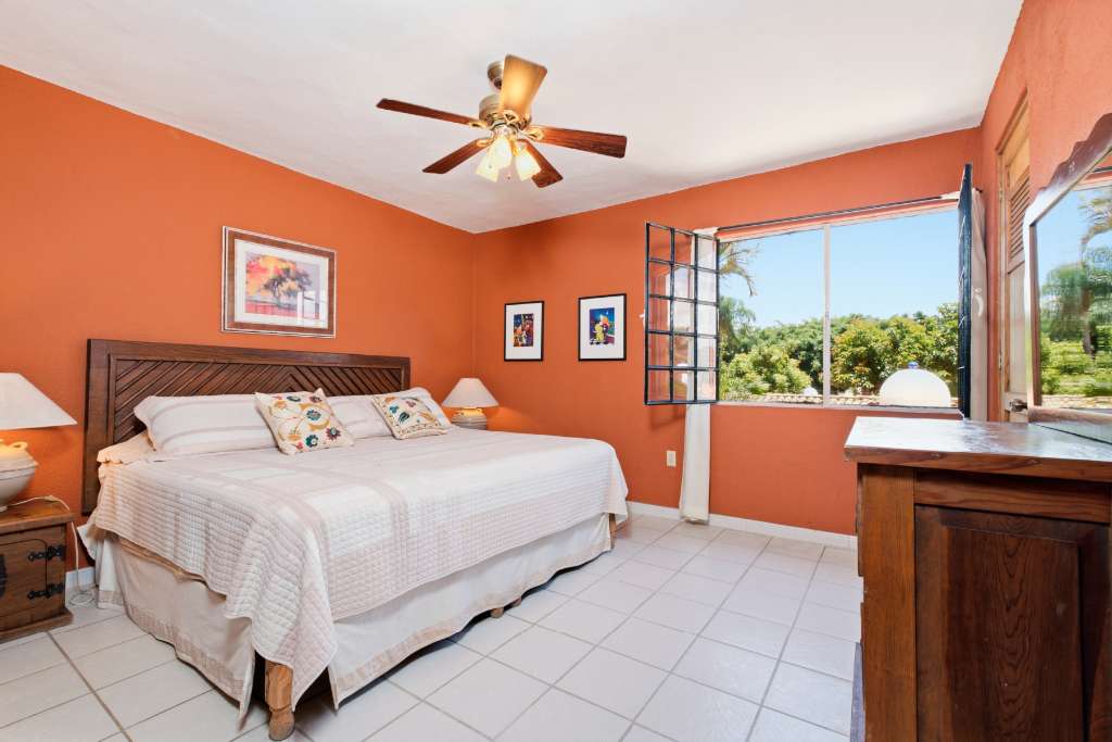 10 - Guest Room