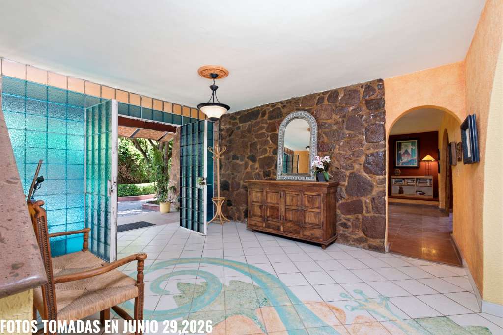 02 - Grand Entrance Foyer
