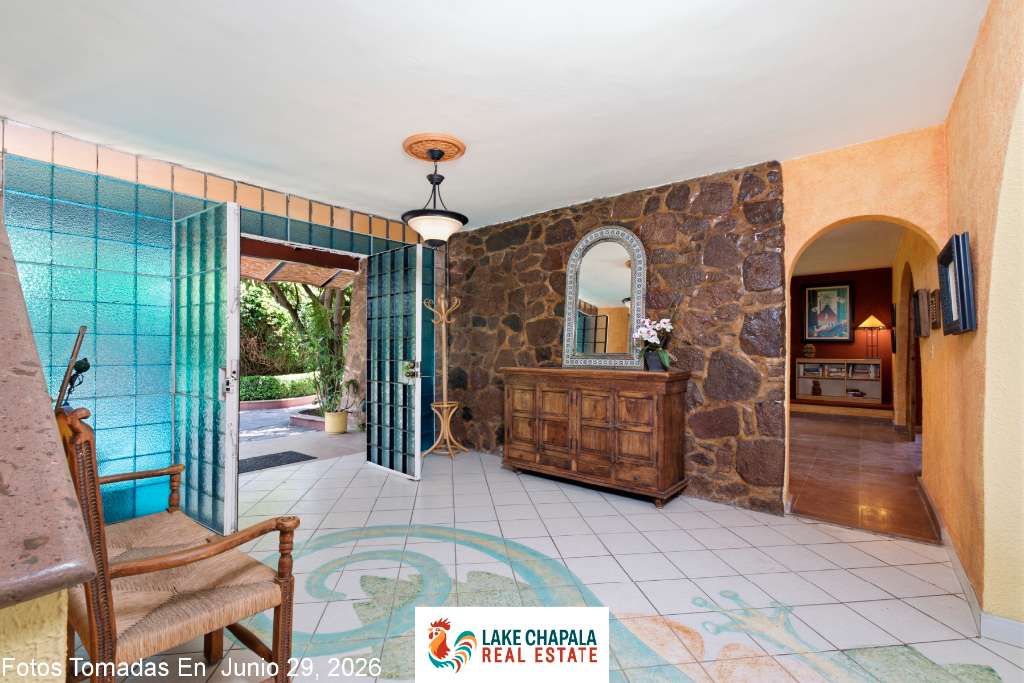 02 - Grand Entrance Foyer