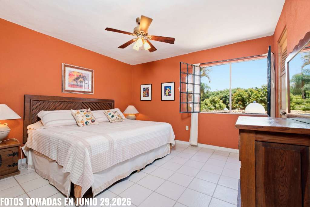 010 - Guest Room