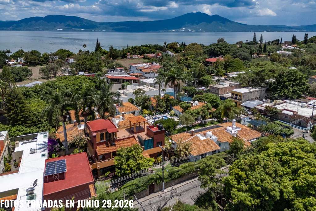 16 - Grand Estate in the West Village of Ajijic Close to the Lake