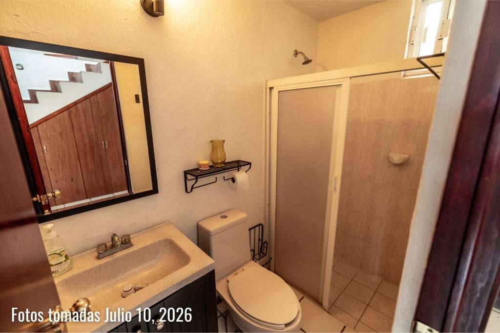 010 - Guest Room