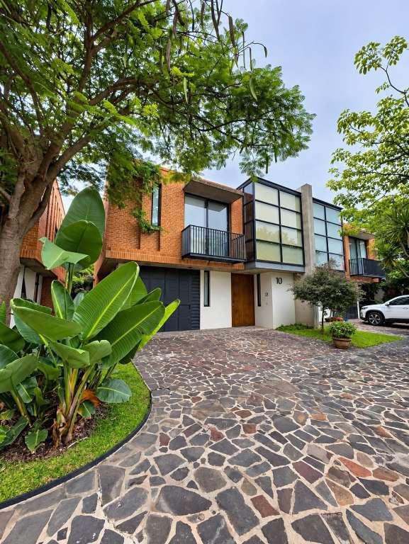 1 FACHADA