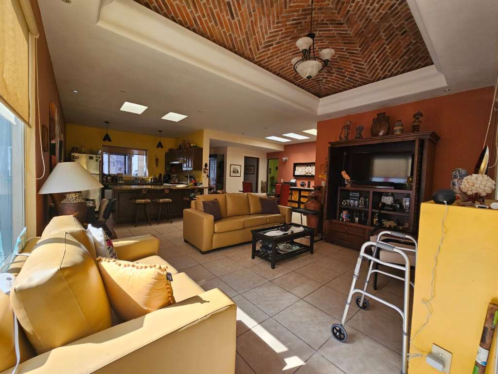 LIVING ROOM 1