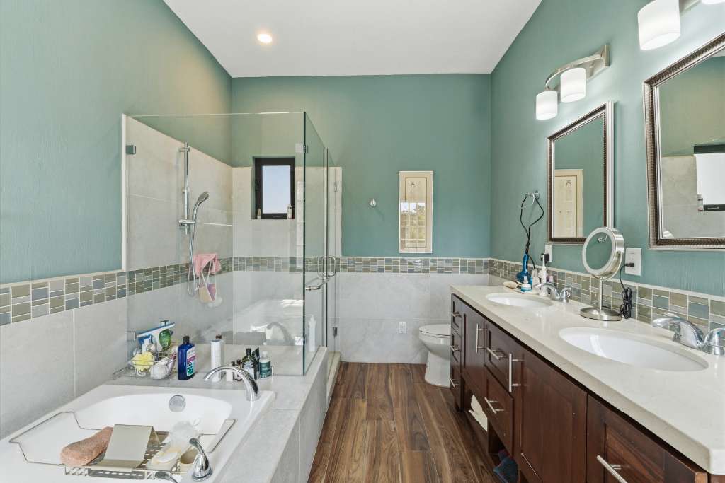 LA-FLORESTA-FLORESTA-GEM-10-BATHROOM