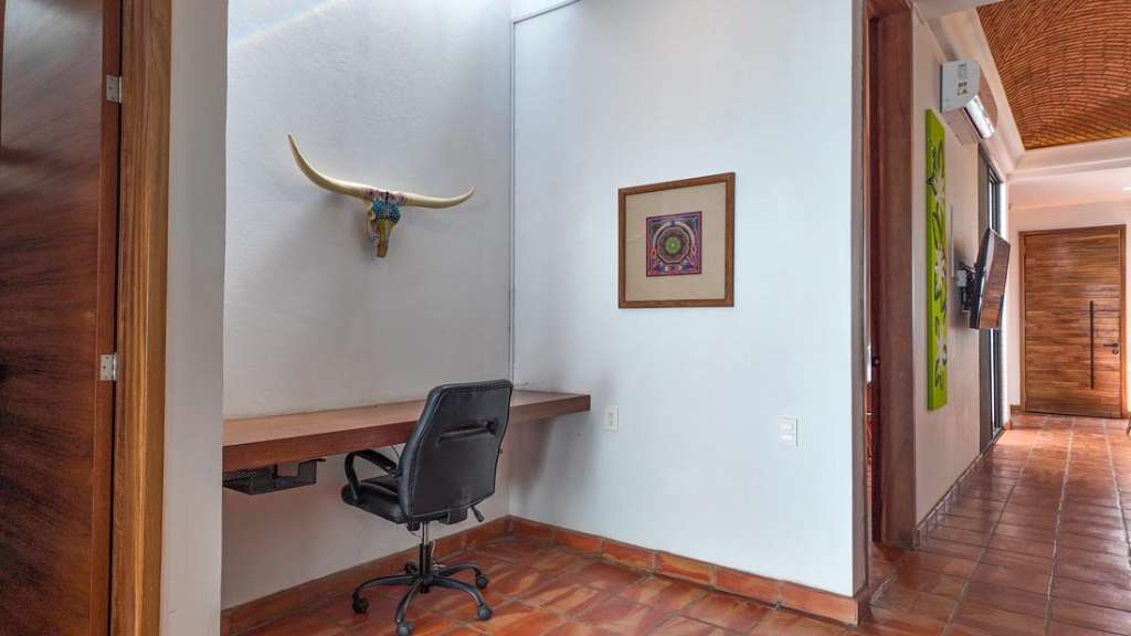 LAS-PALMAS-CASA-SERENA-11-OFFICE