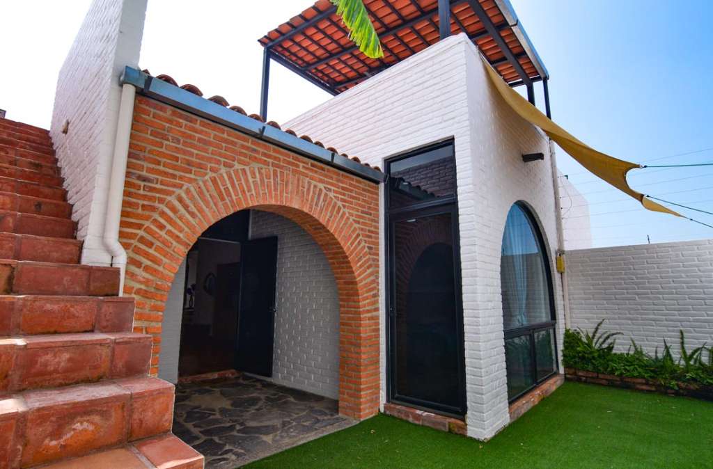 LAS-PALMAS-CASA-SERENA-17-BACK-YARD