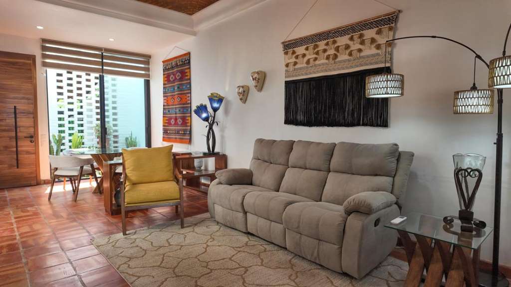 LAS-PALMAS-CASA-SERENA-08-LIVING-ROOM