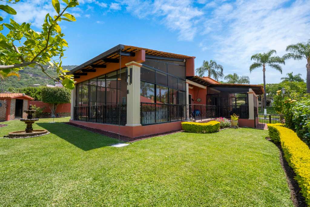 SAN-ANTONIO-TLAYACAPAN-VISTA-ALEGRE-CASA-ALEGRE-RETREAT-15-YARD