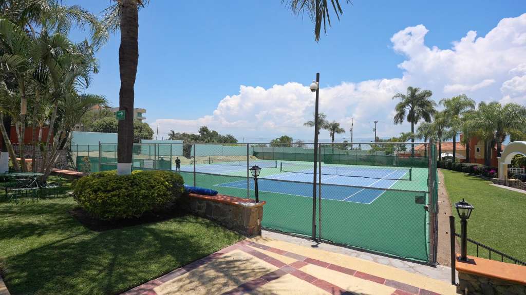 SAN-ANTONIO-TLAYACAPAN-VISTA-ALEGRE-CASA-ALEGRE-RETREAT-18-TENNIS COURT
