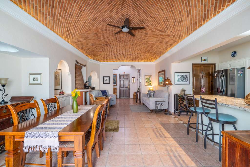 SAN-ANTONIO-TLAYACAPAN-VISTA-ALEGRE-CASA-ALEGRE-RETREAT-04-DINING-LIVING-ROOM