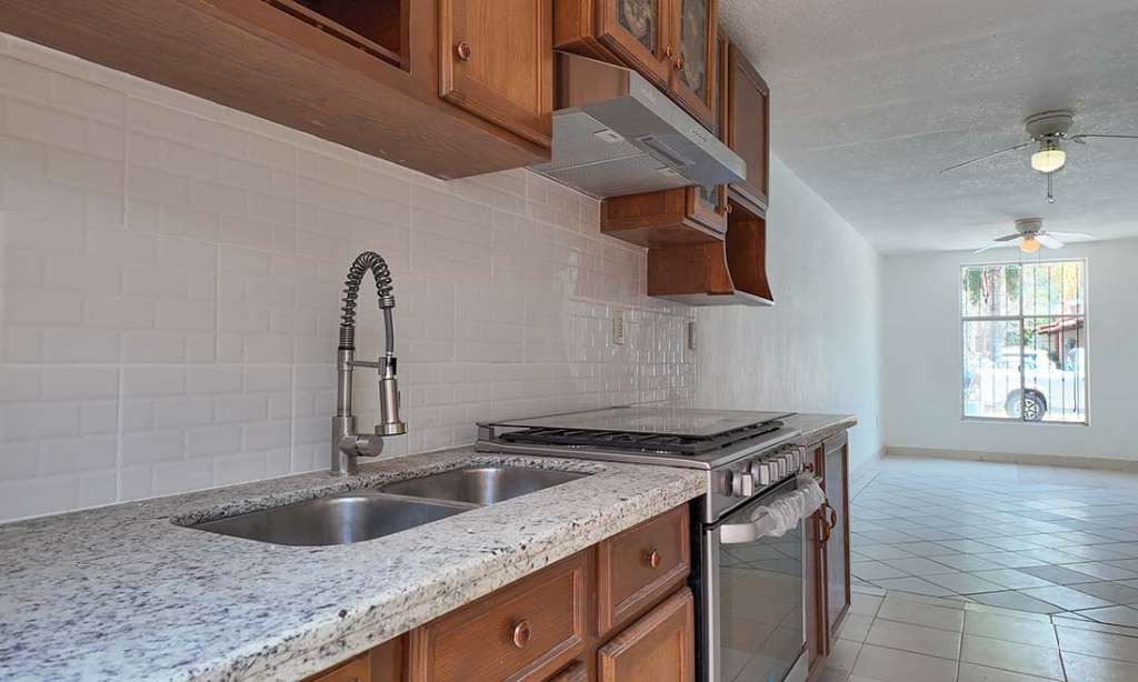 CASA-ARROYO-GRANDE-SAN-ANTONIO-TLAYACAPAN-08-KITCHEN
