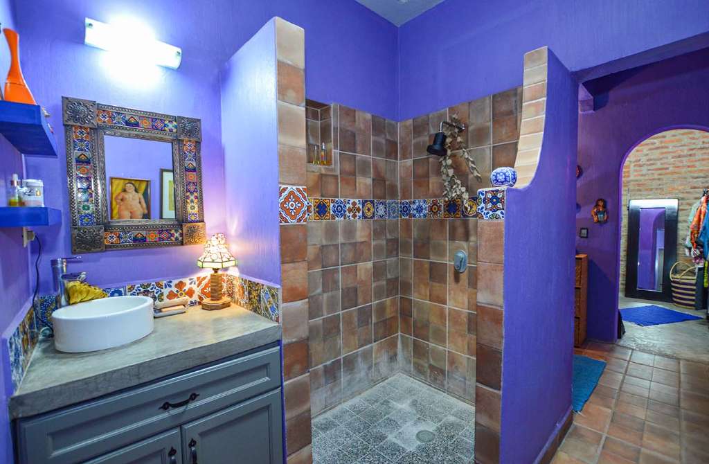 10-FRONT BATH-Casa New York Modern