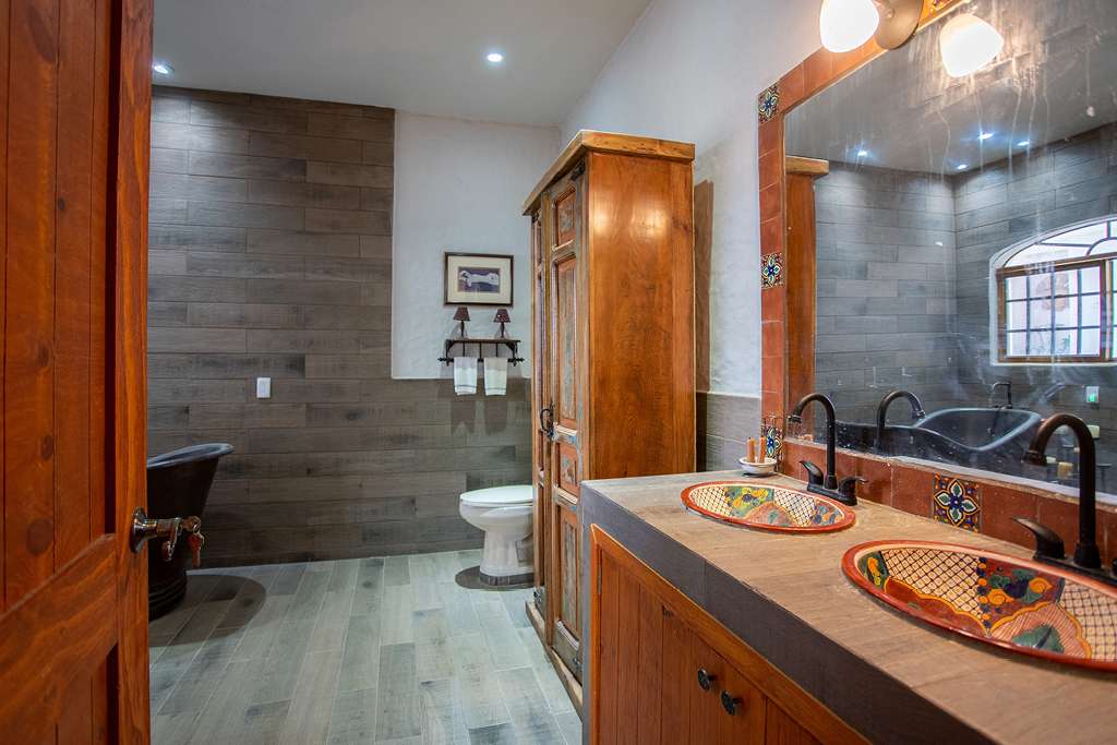 Bathroom - Master Bedroom