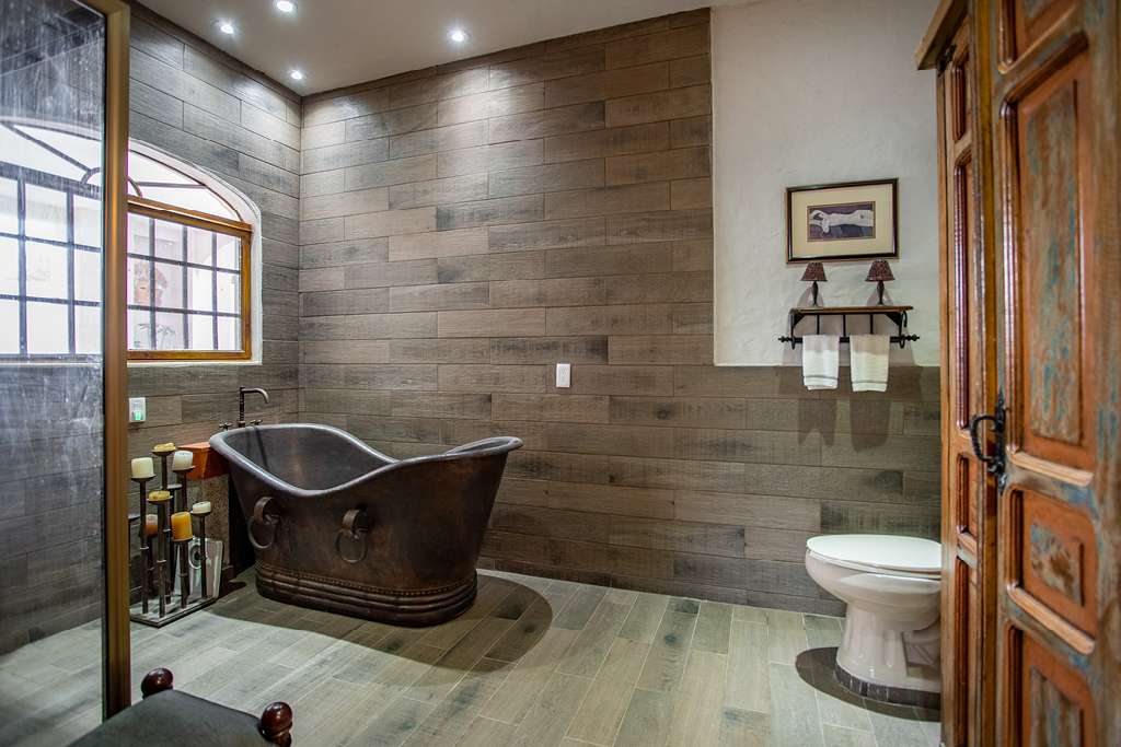 Bathroom - Master Bedroom