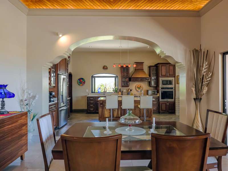 08-Dining-Kitchen