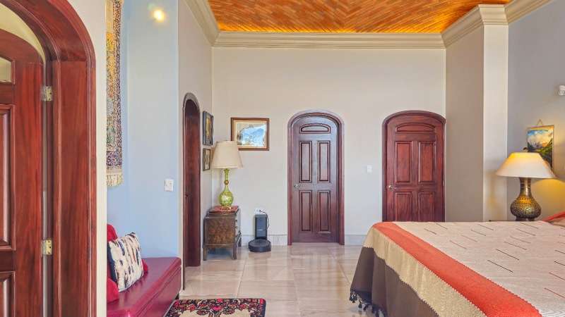 10-Main-Bedroom