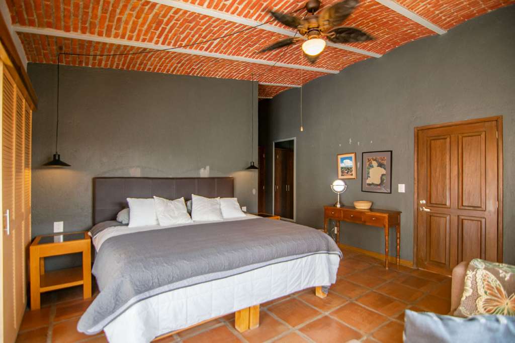 12-Traditional-meets-modern-recamara