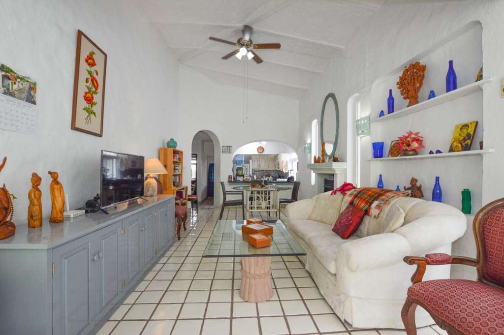 SERENITY-IN-AJIJIC-MISSION-DEL-LAGO-07-LIVING-AREA