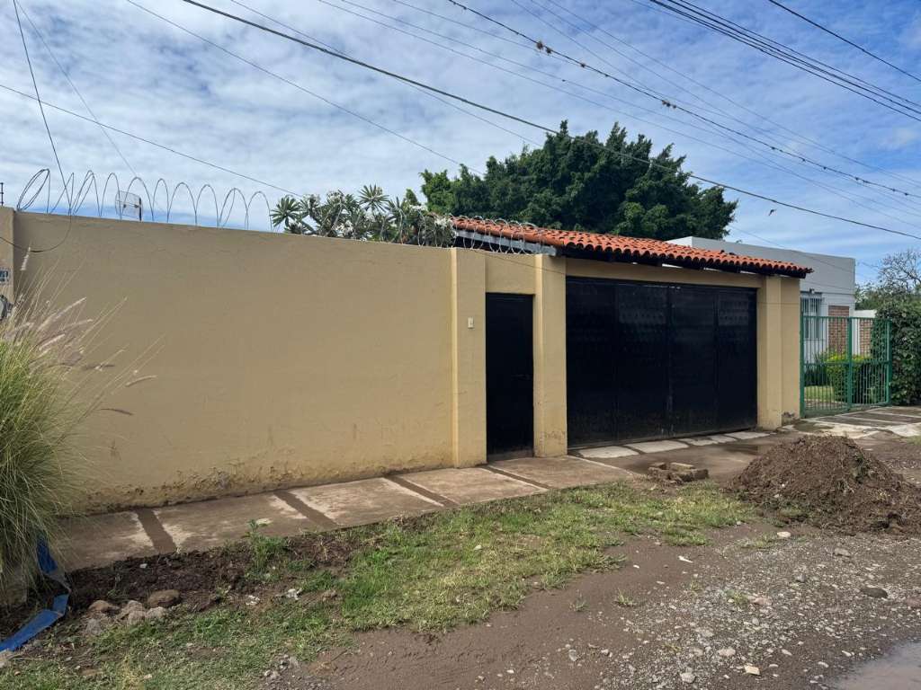 Fachada de la casa parte de afuera