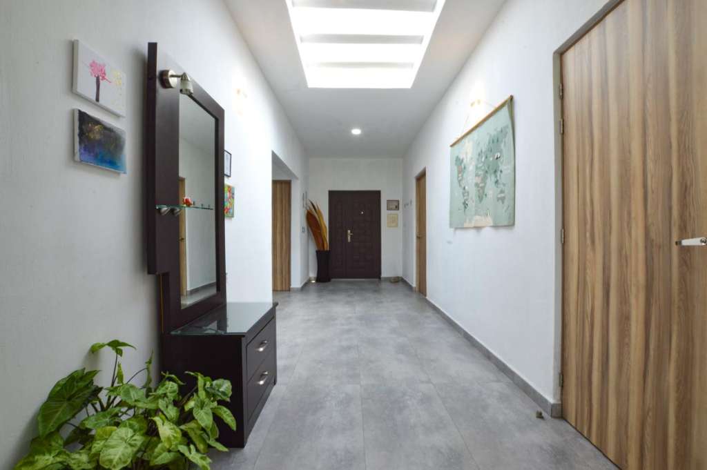 05-HALLWAY-HARMONY HOME