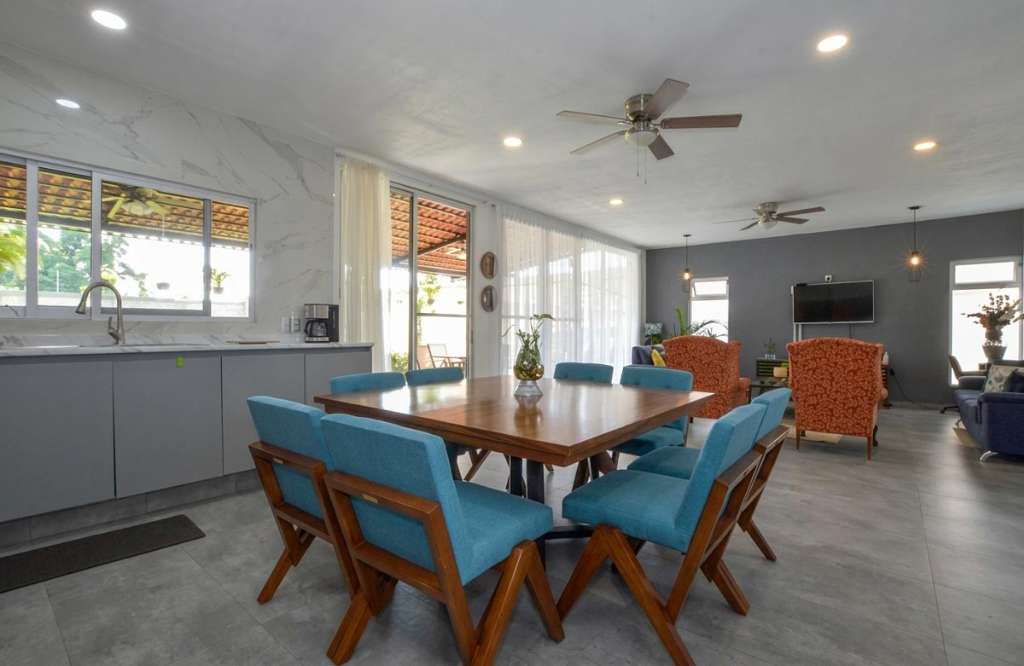 04-DINING-HARMONY HOME