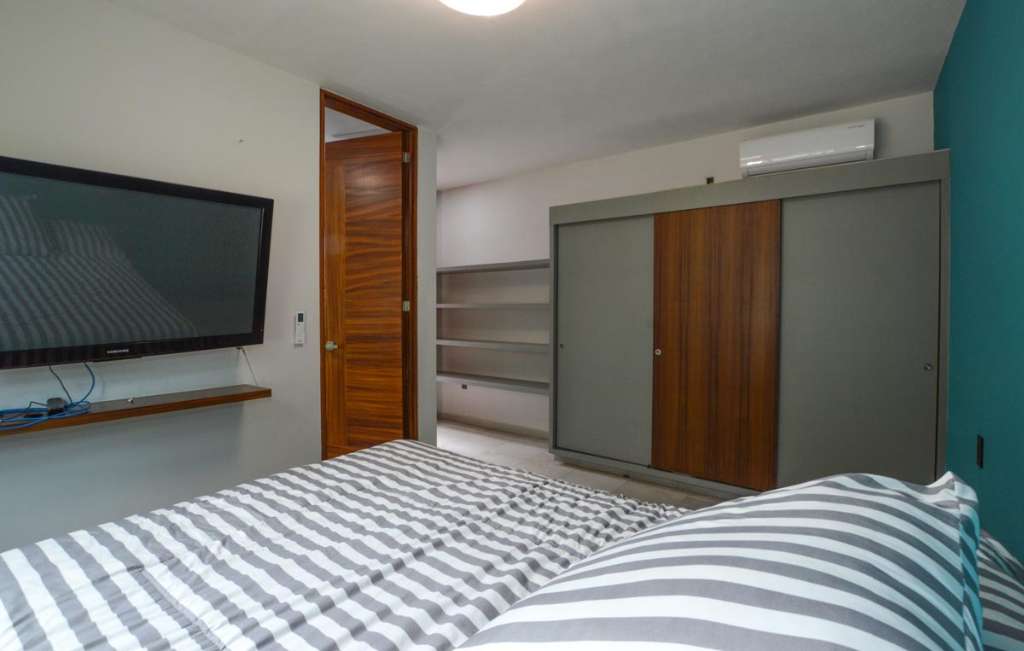 11-BEDROOM