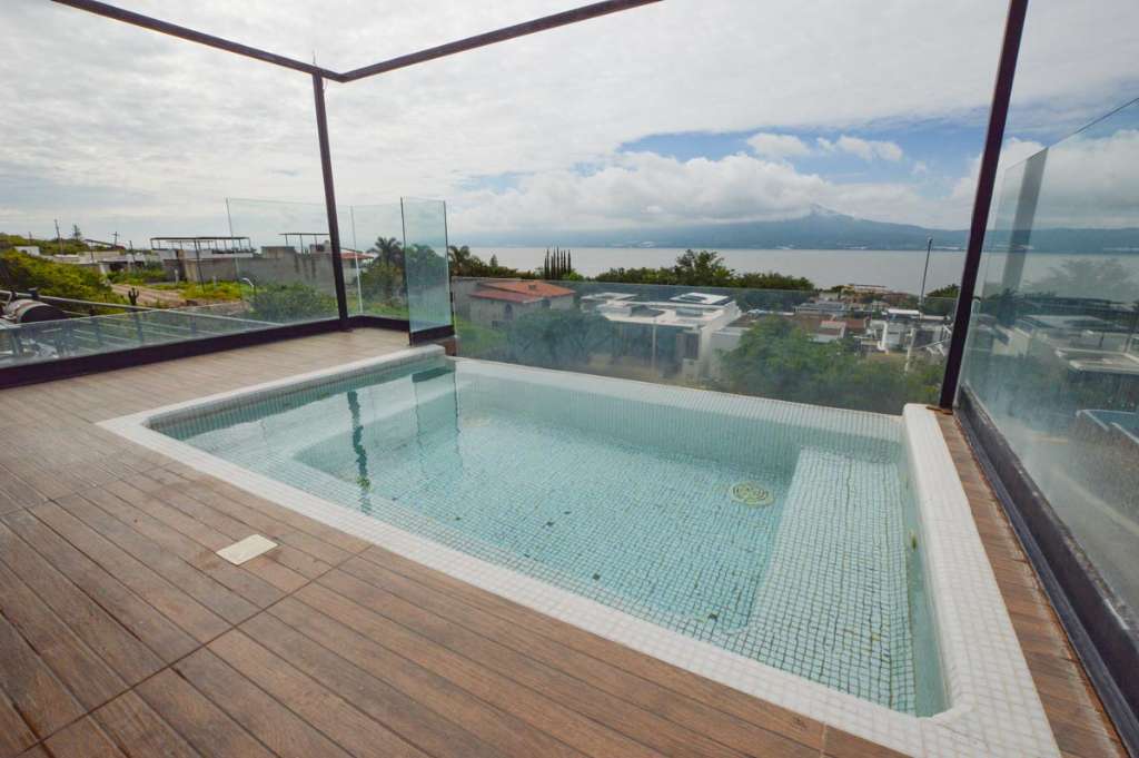 15-JACUZZI