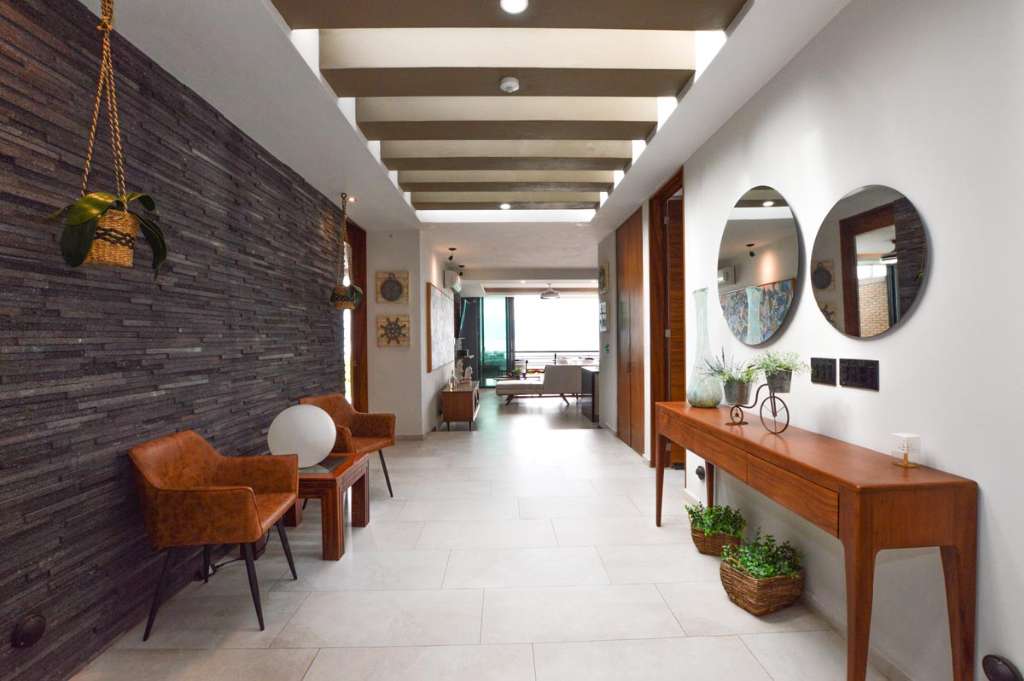 03-ENTRANCE-HALL