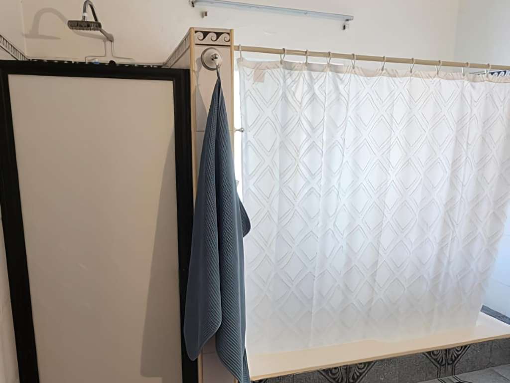 Shower & Tub- Full Bathroom