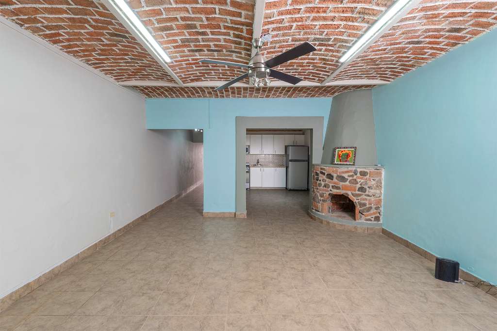 Ajijic-Duplex-Zimmerman-03-Sala-Depto-PB